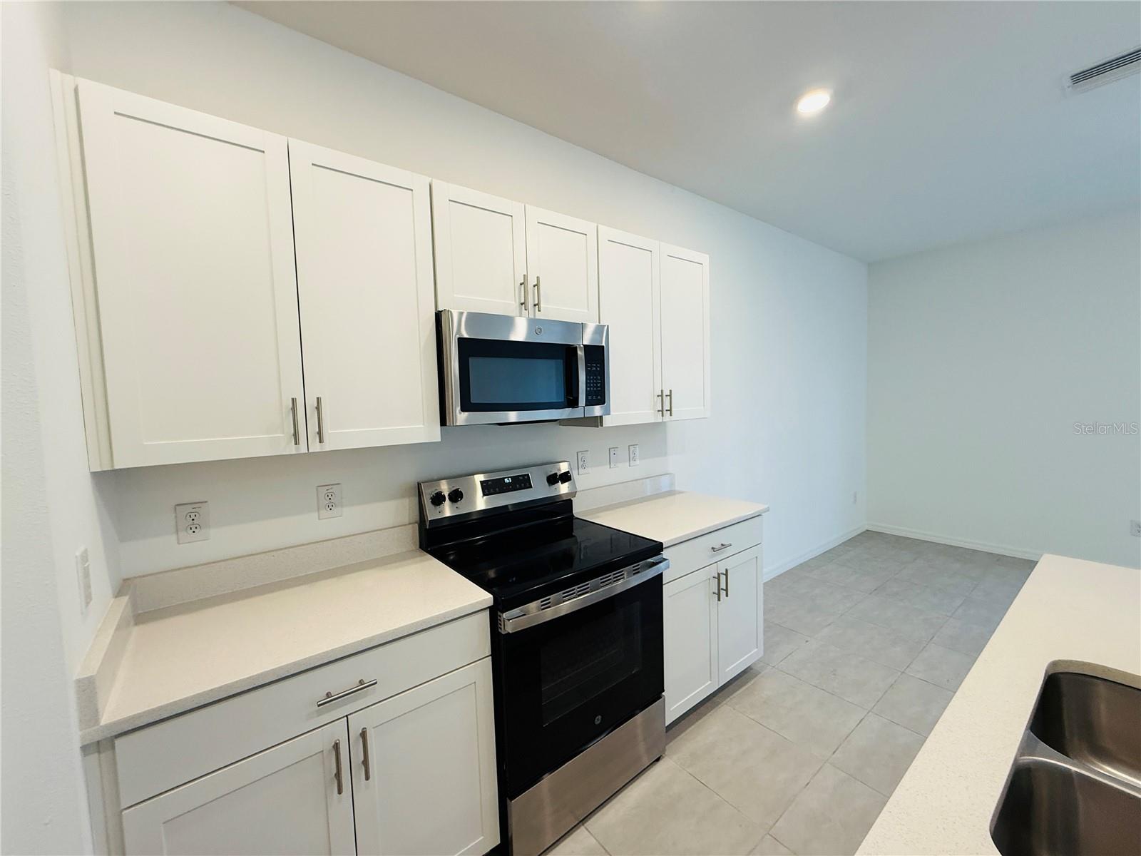 RIVER LNDG PH 2E-2F-3E - Residential Lease