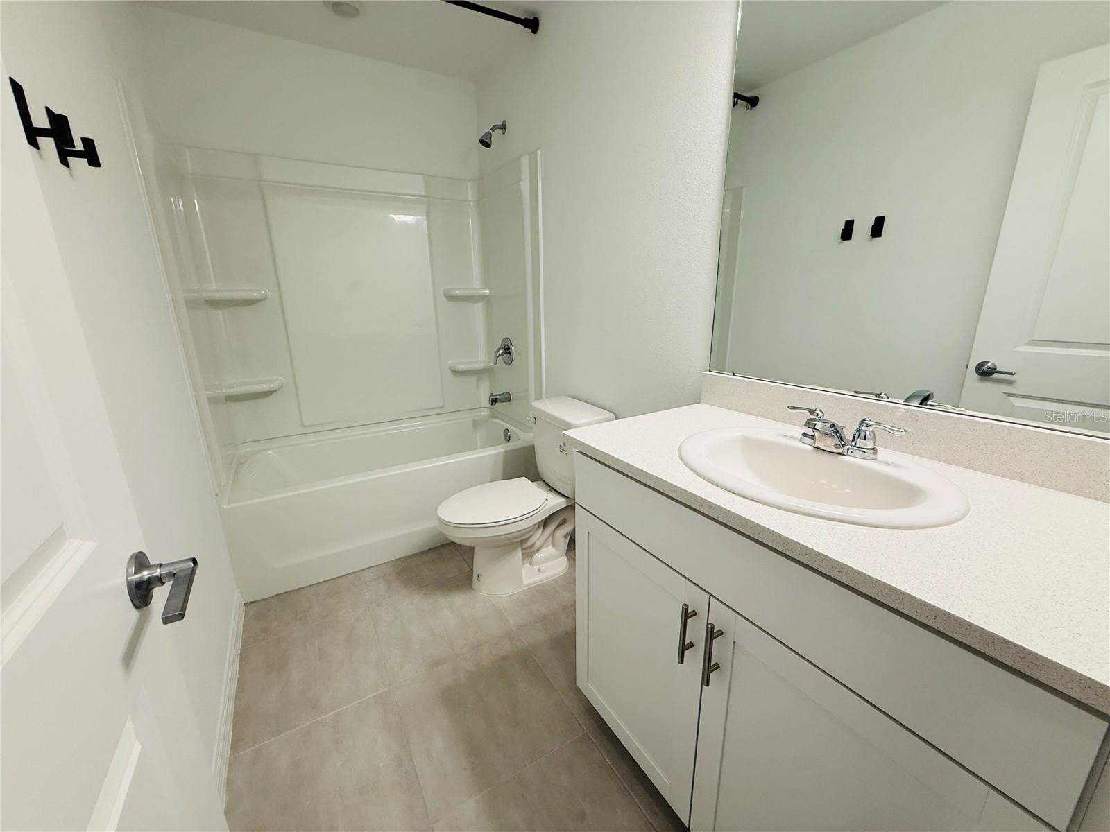 RIVER LNDG PH 2E-2F-3E - Residential Lease