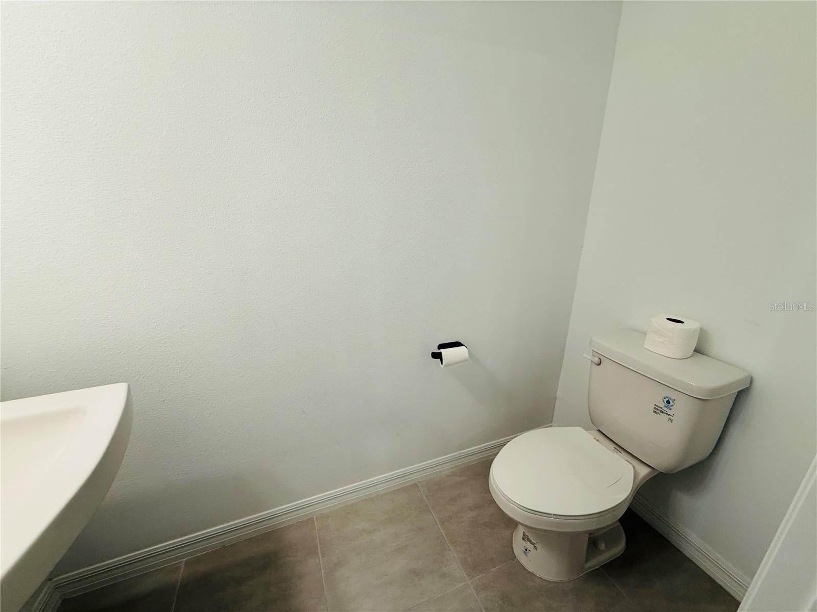 RIVER LNDG PH 2E-2F-3E - Residential Lease