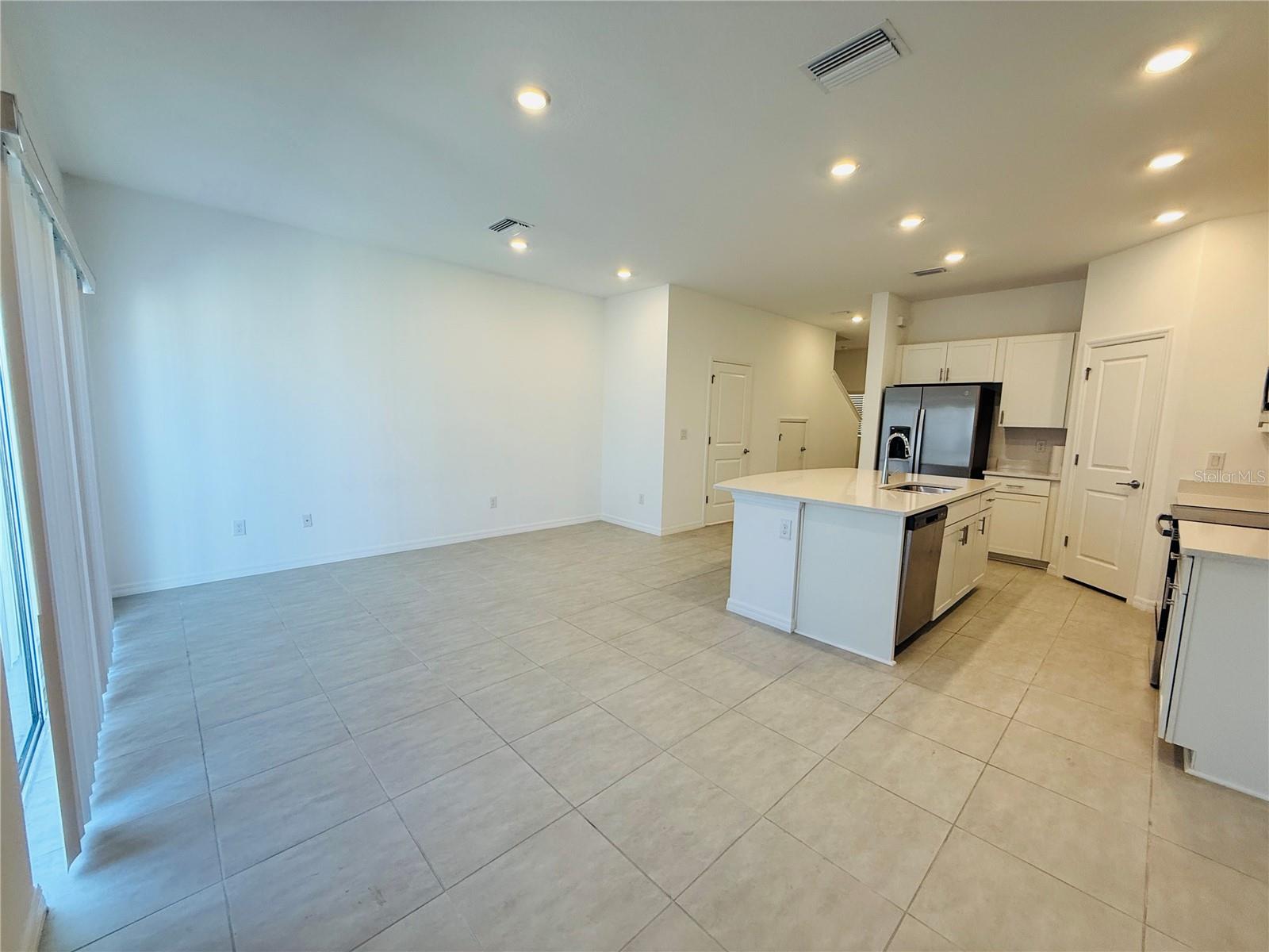 RIVER LNDG PH 2E-2F-3E - Residential Lease