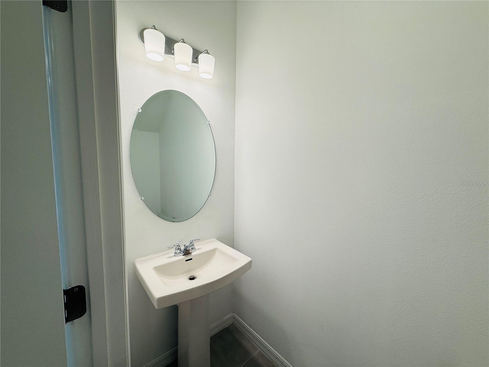 RIVER LNDG PH 2E-2F-3E - Residential Lease