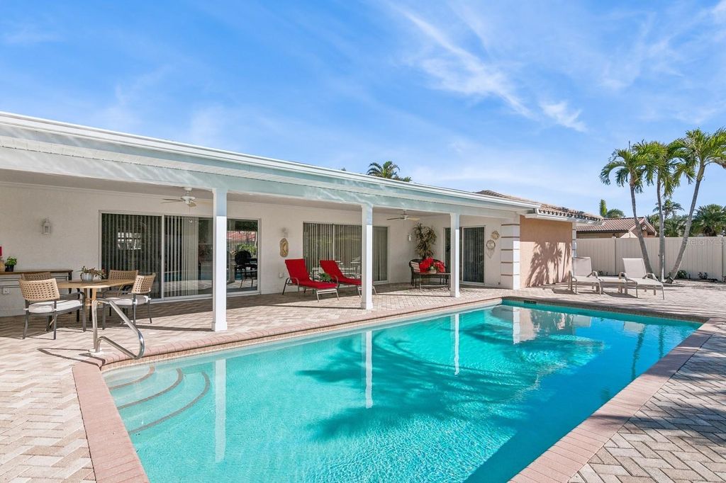 Photo of 531 N Spoonbill Drive, Sarasota, FL 34236 (MLS # A4648559)