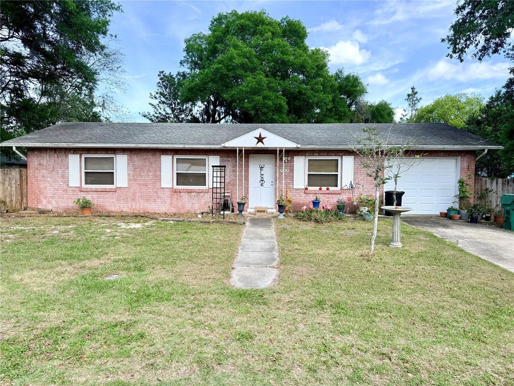 Photo of 303 N Boundary Avenue, Deland, FL 32720 (MLS # V4948116)
