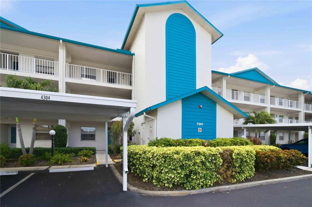 Photo of 7301 29th Avenue Dr W #105, Bradenton, FL 34209 (MLS # A4697891)