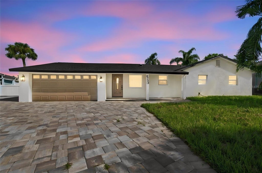 Photo of 8725 Thornwood Lane, Tampa, FL 33615 (MLS # TB8549305)