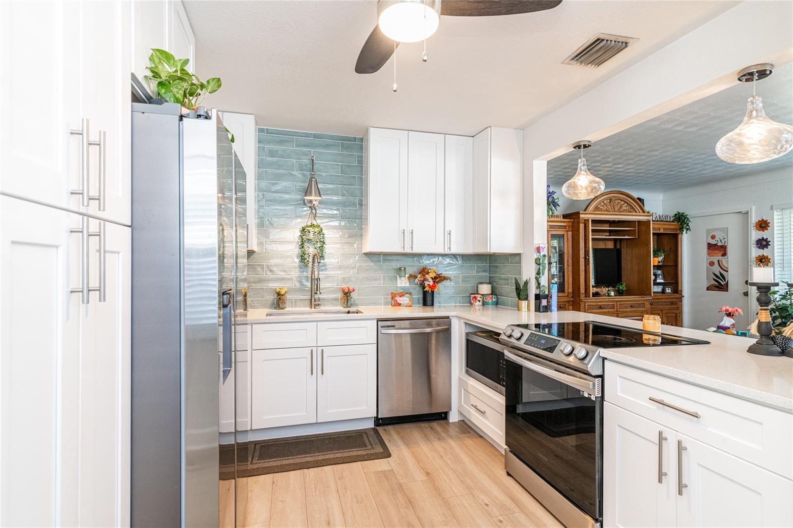 CRESTMONT - Residential