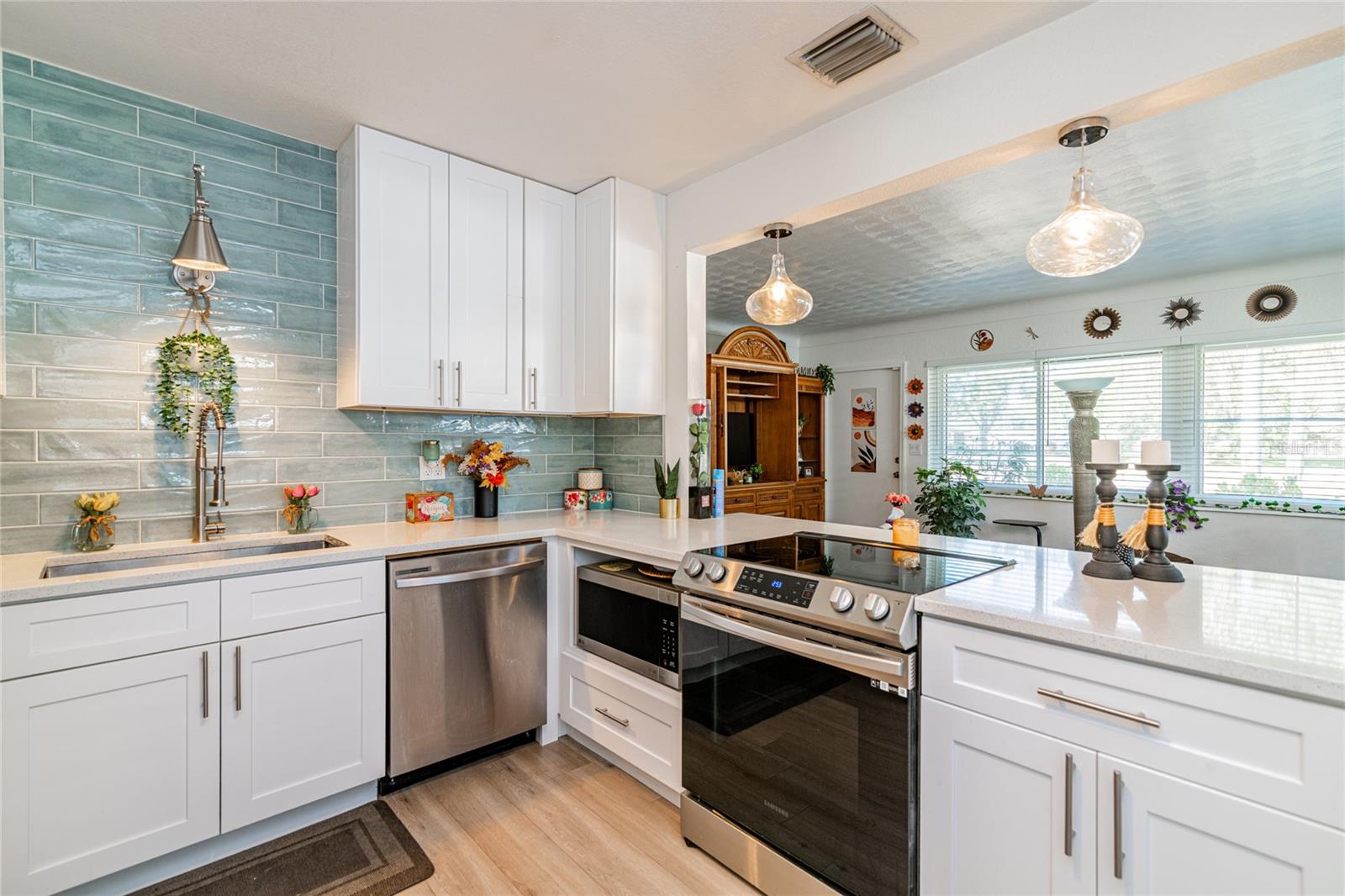 CRESTMONT - Residential