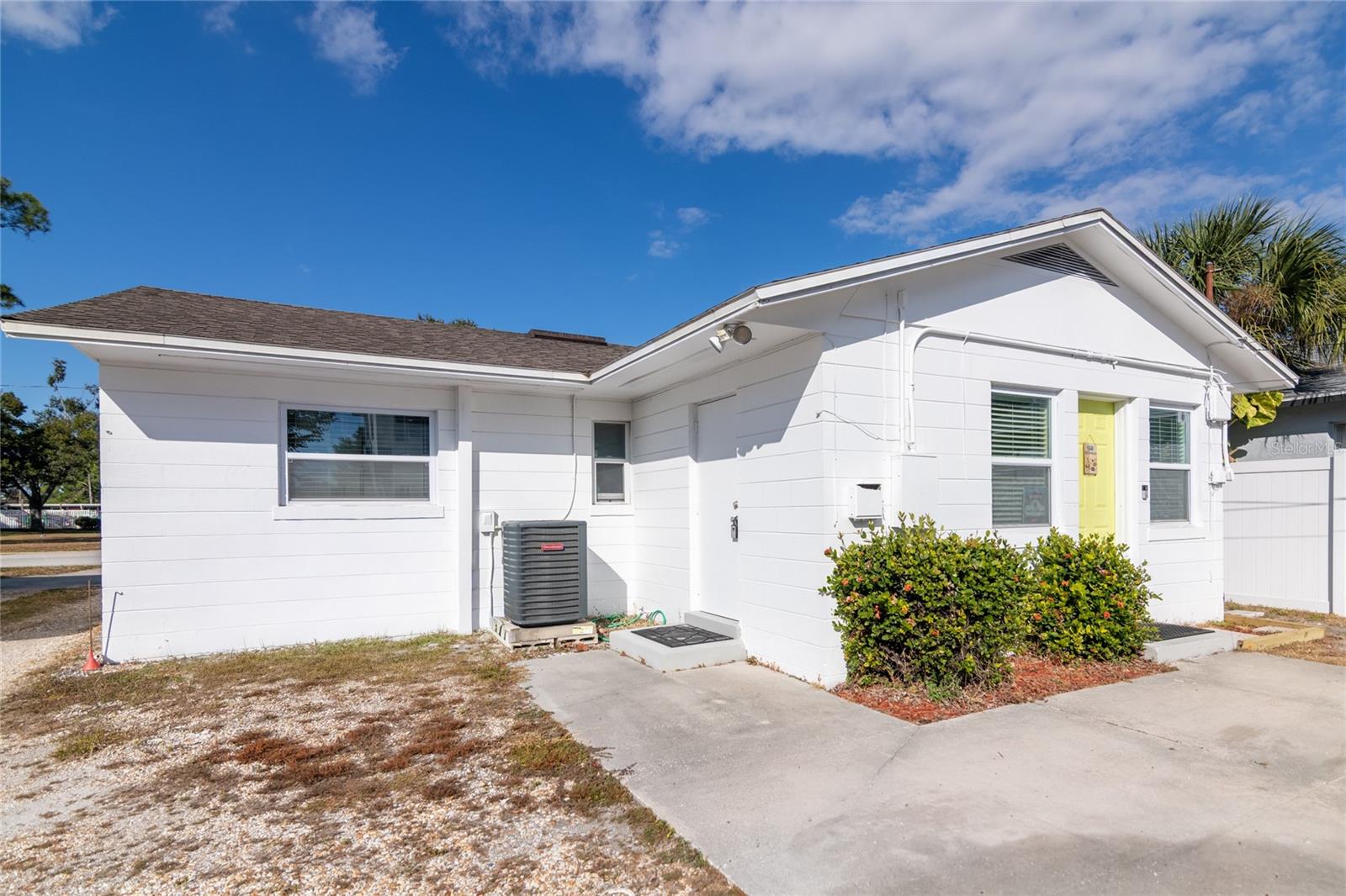 CRESTMONT - Residential