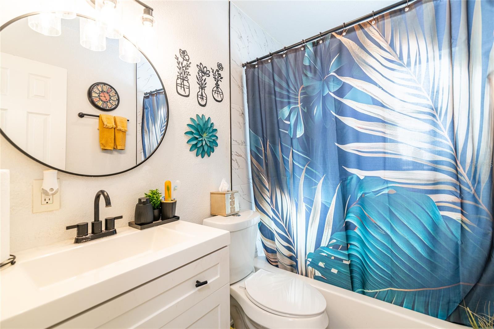 CRESTMONT - Residential