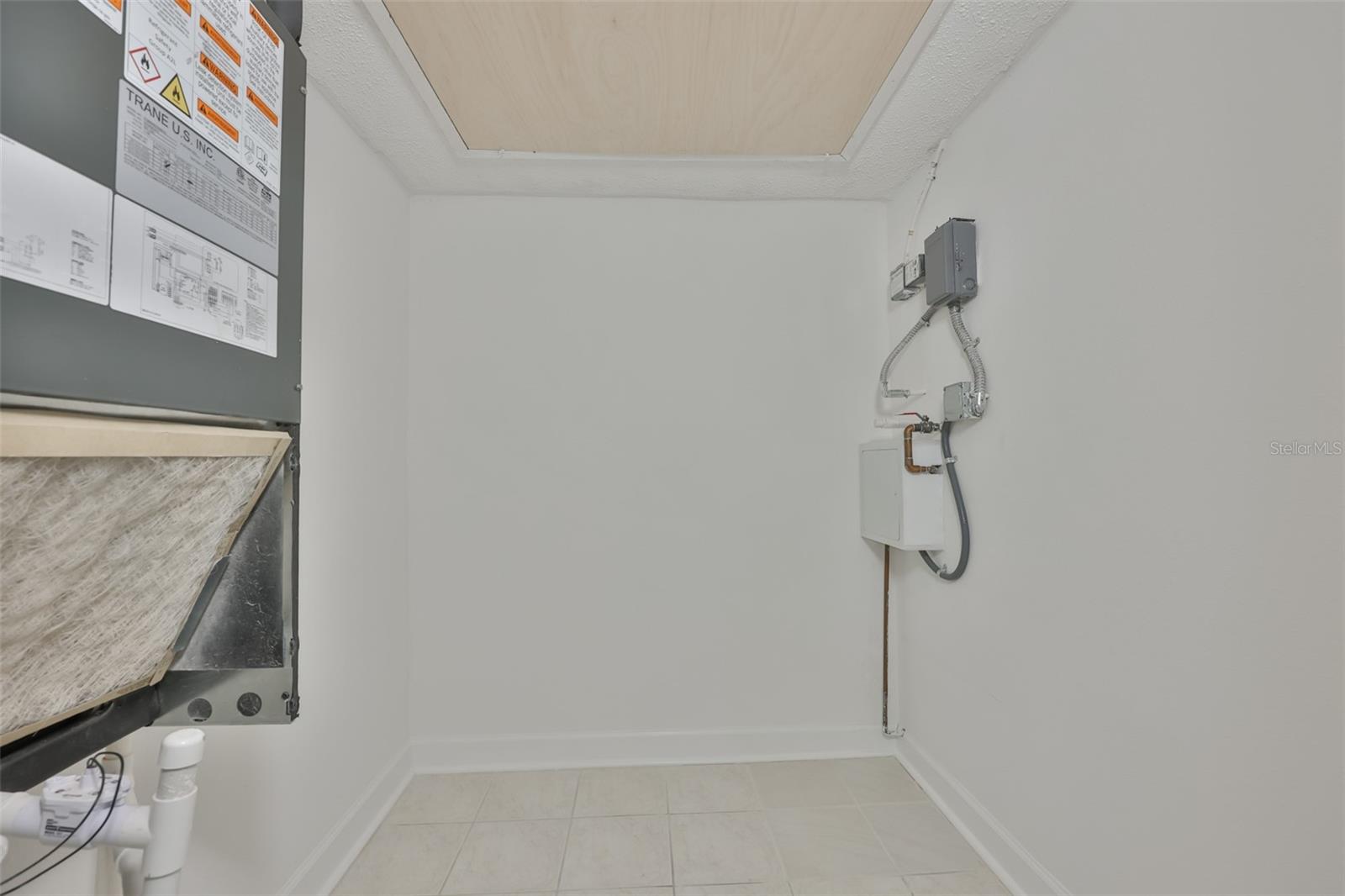 BOCA SHORES CONDO - Residential