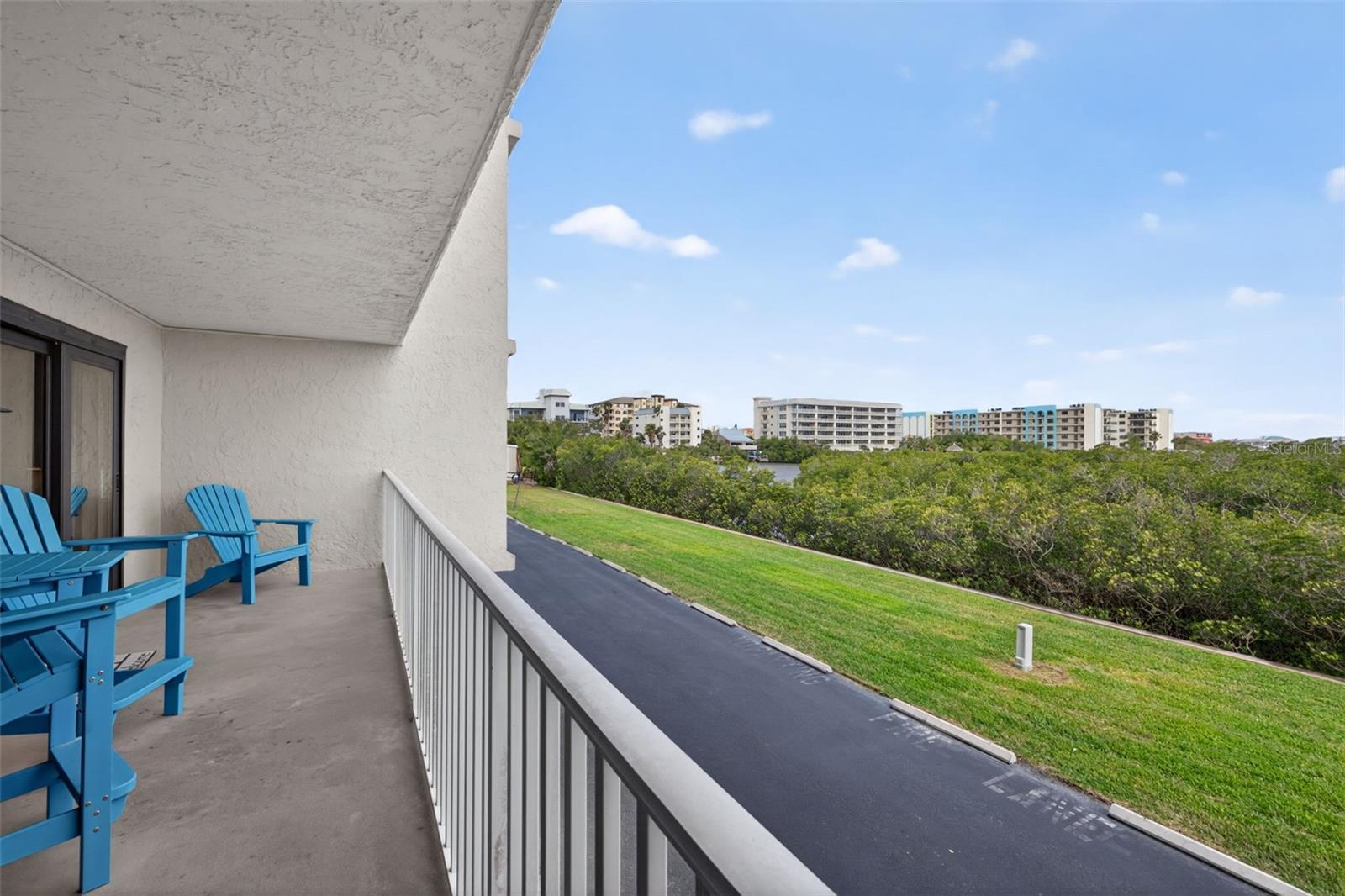 BAY SHORES YACHT & TENNIS CLUB - Residential