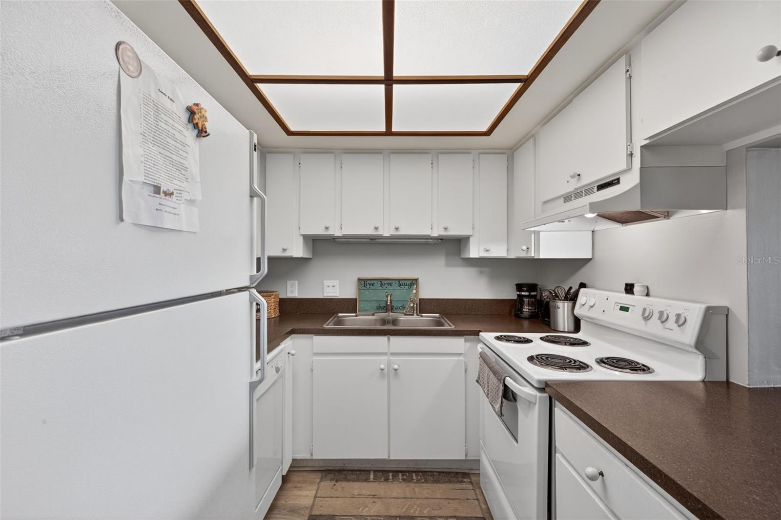 BAY SHORES YACHT & TENNIS CLUB - Residential