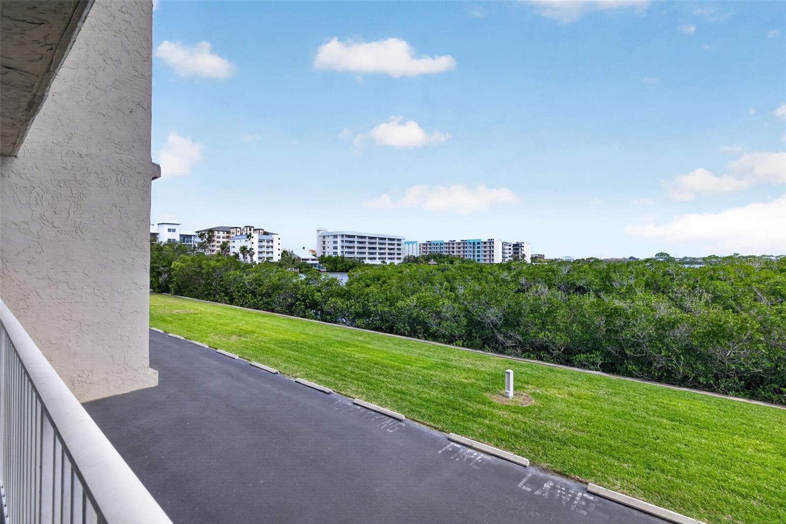 BAY SHORES YACHT & TENNIS CLUB - Residential