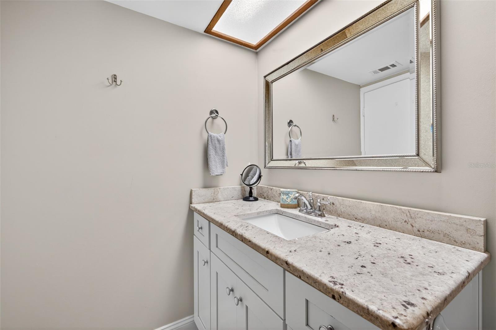 BAY SHORES YACHT & TENNIS CLUB - Residential