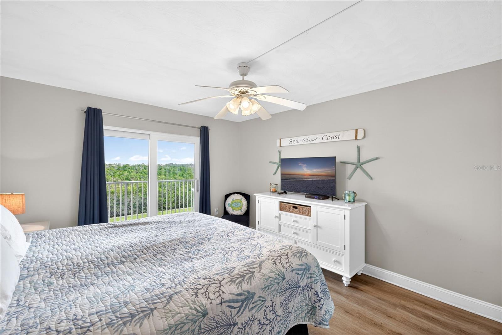 BAY SHORES YACHT & TENNIS CLUB - Residential