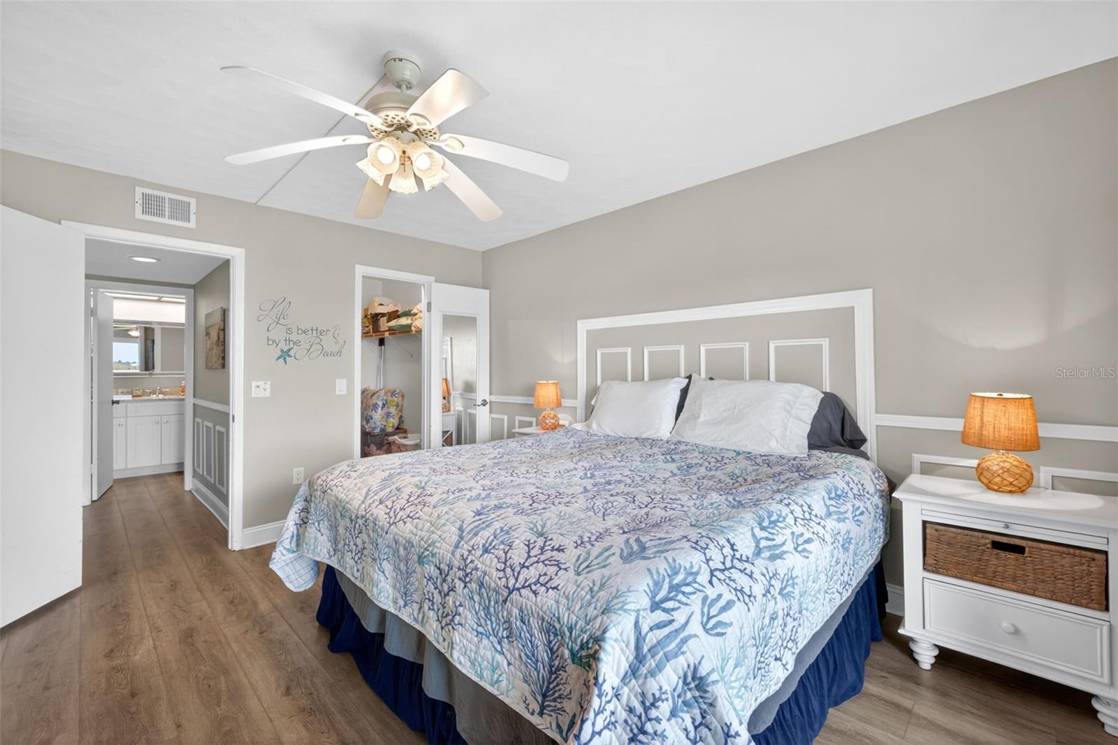 BAY SHORES YACHT & TENNIS CLUB - Residential