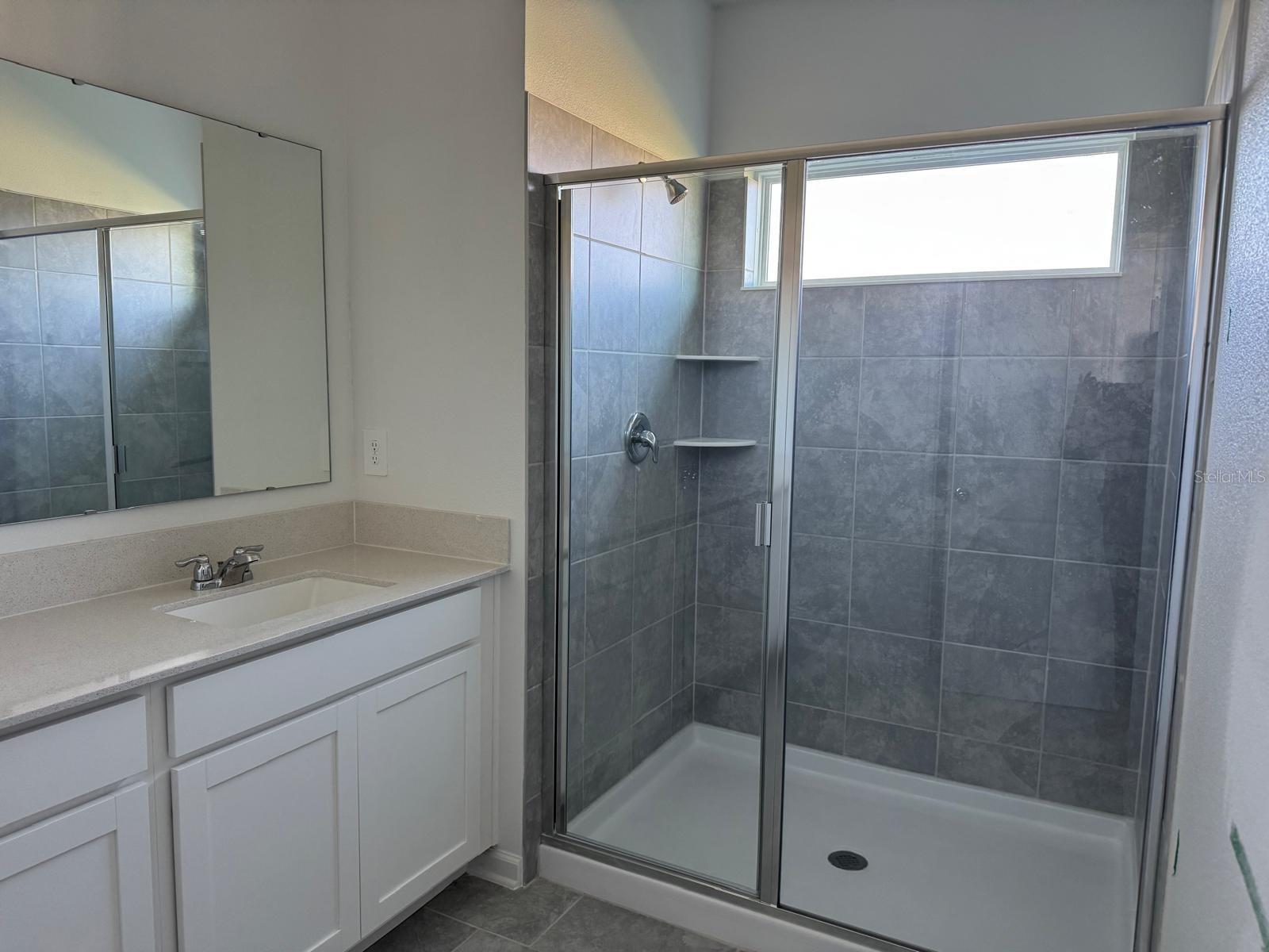 CHATEAU/ASTONIA - Residential Lease