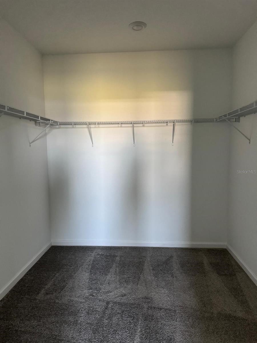 CHATEAU/ASTONIA - Residential Lease