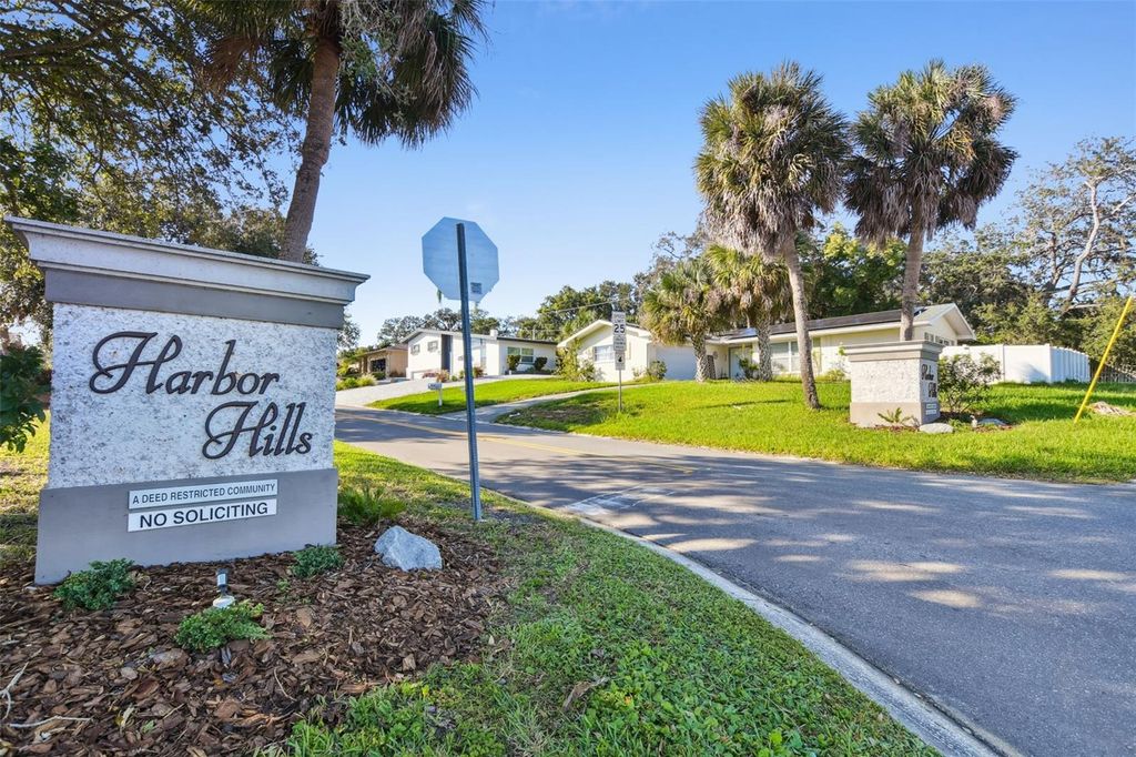 Photo of 4415 Clearwater Harbor Drive N, Largo, FL 33770 (MLS # TB8481601)