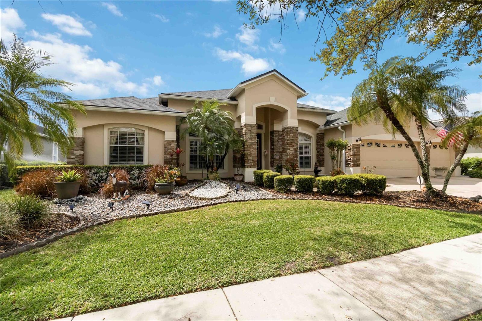 376 FAIRWAY POINTE CIRCLE