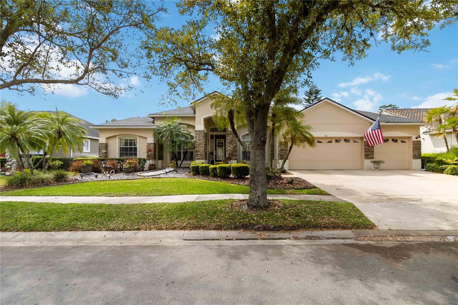 376 FAIRWAY POINTE CIRCLE