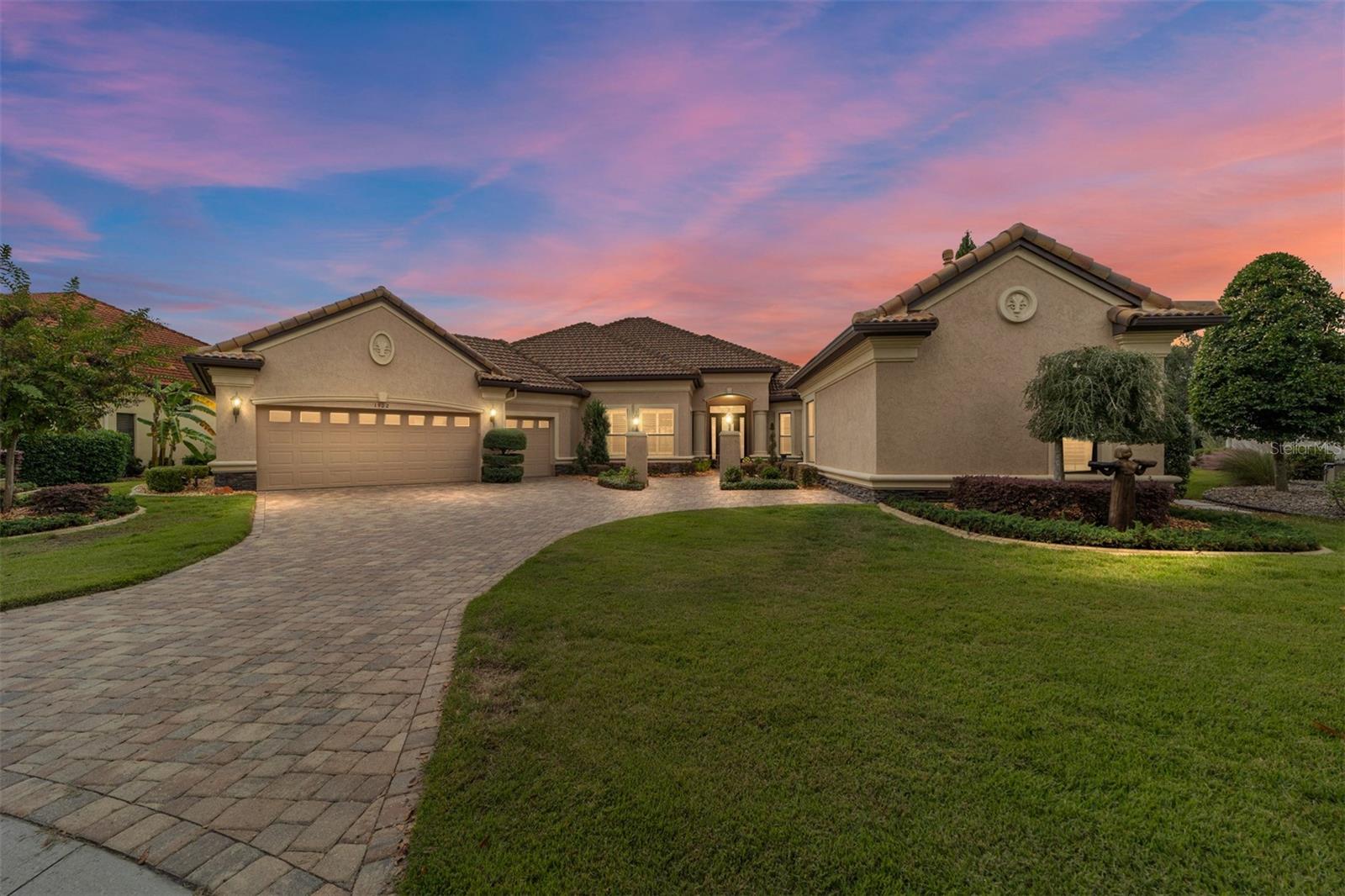 1902 W QUAIL MEADOW COURT