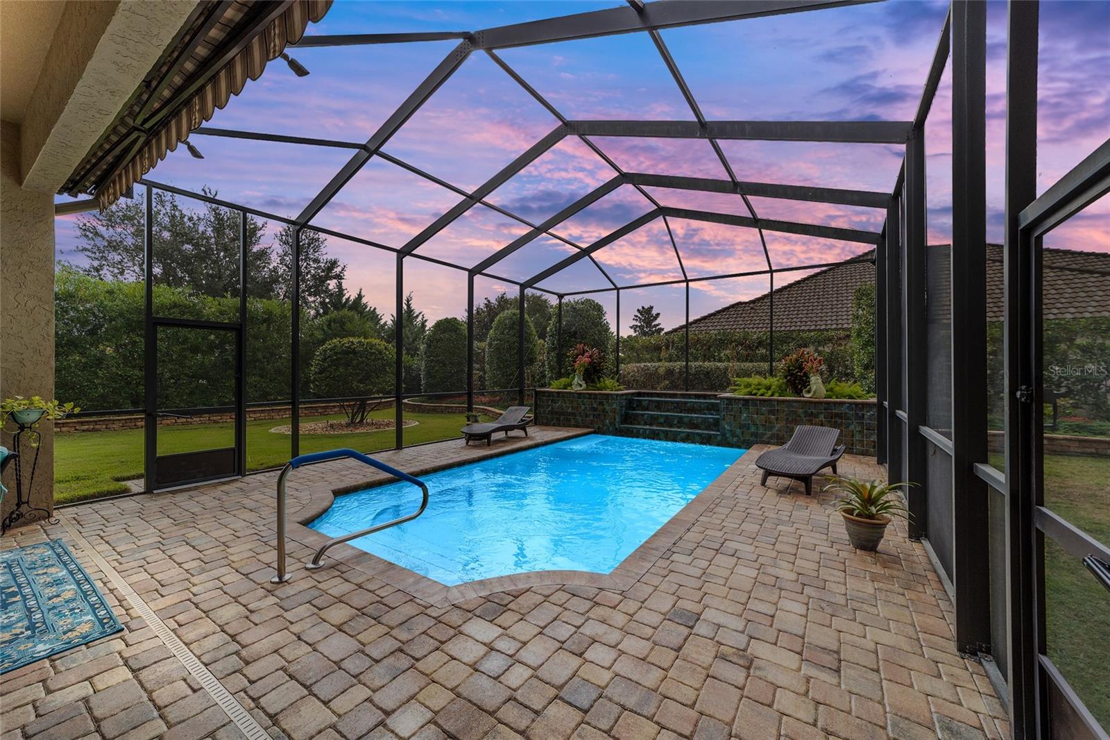 1902 W QUAIL MEADOW COURT