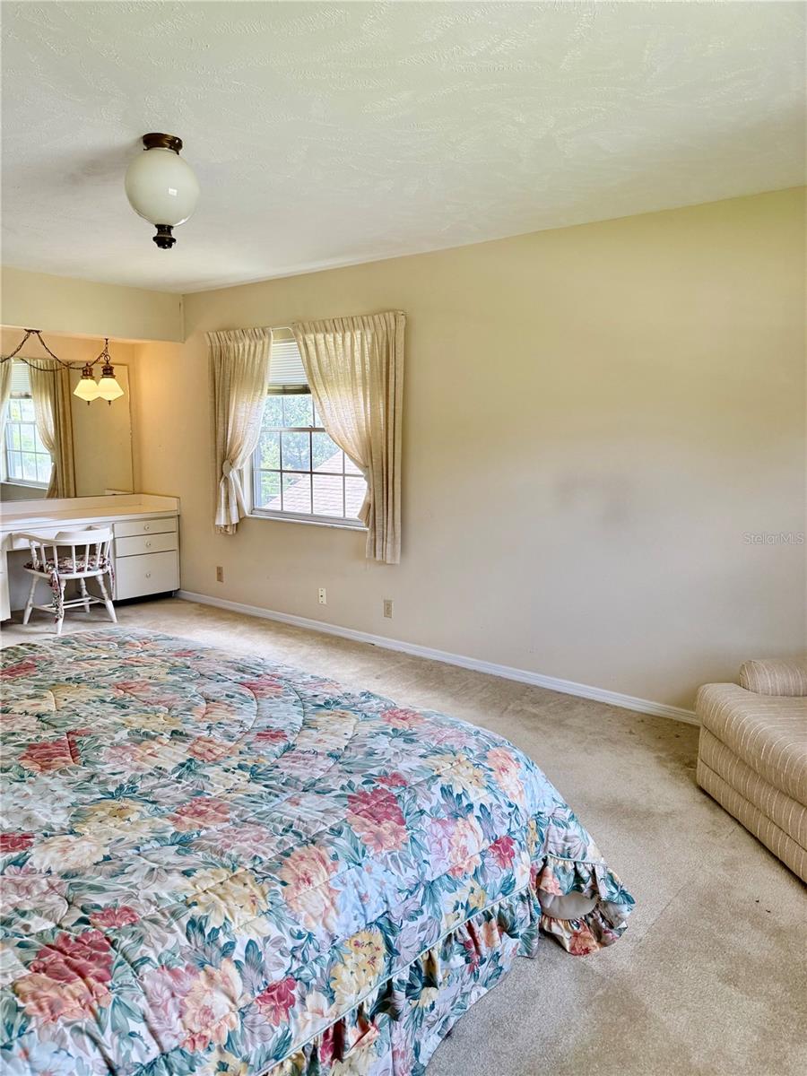 517 ROLLINGVIEW DRIVE