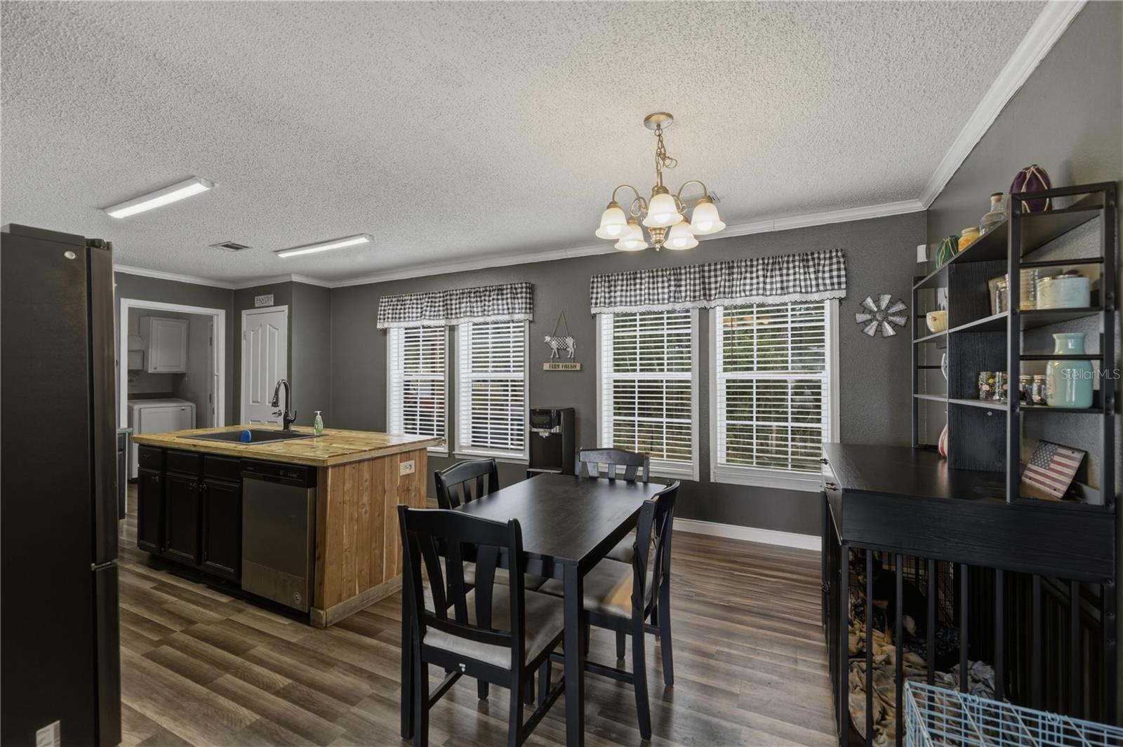 VICTORIA HEIGHTS - Residential