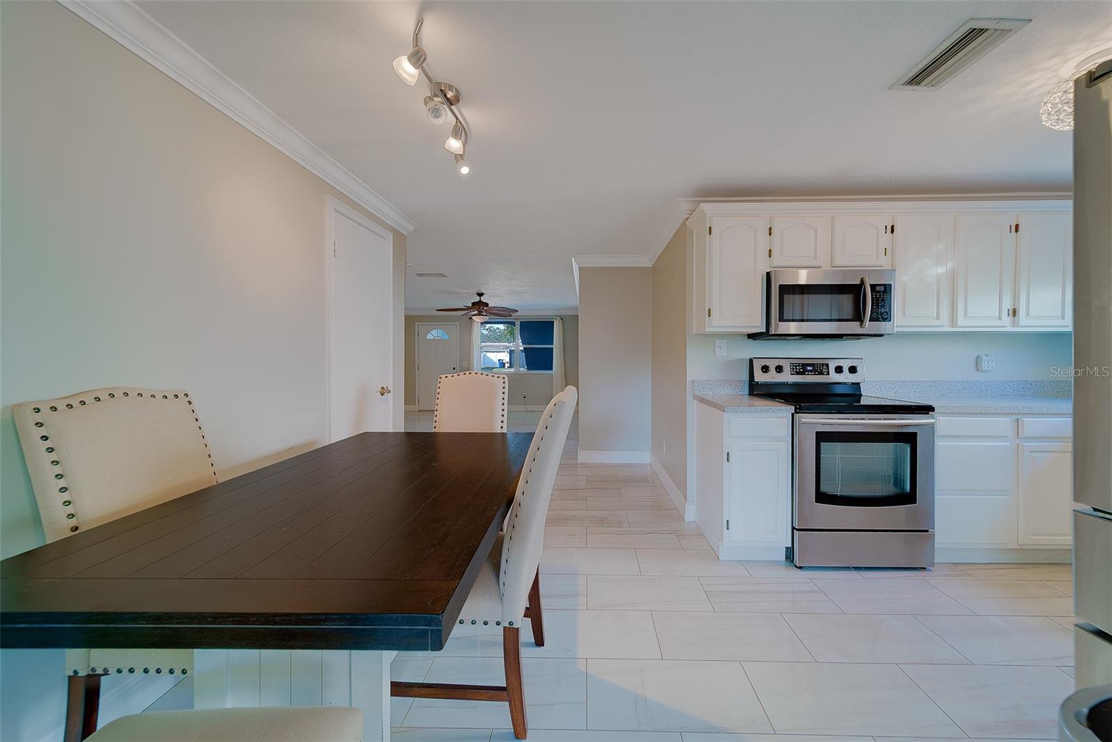 ORANGEWOOD HIGHLANDS - Residential Lease