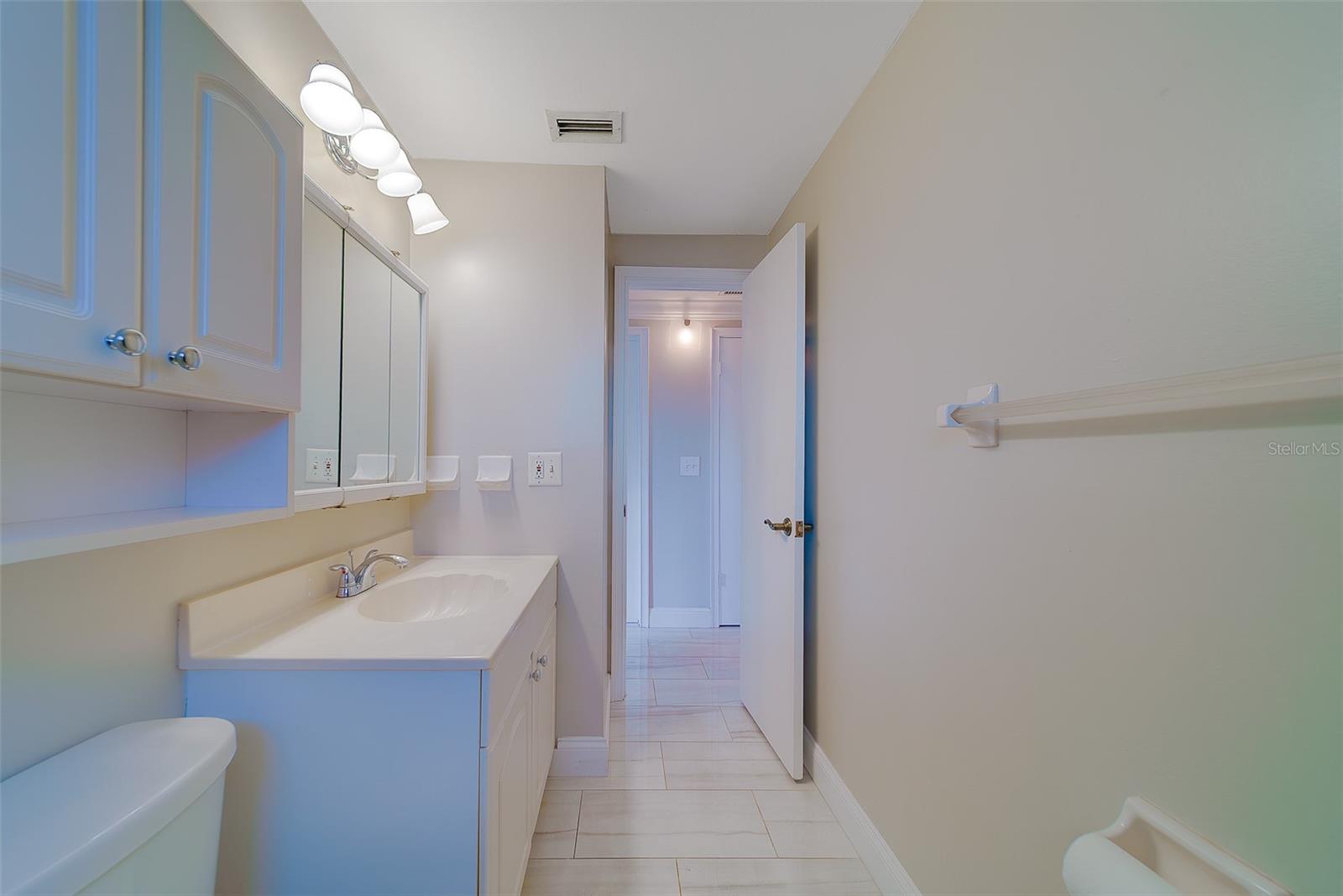 ORANGEWOOD HIGHLANDS - Residential Lease