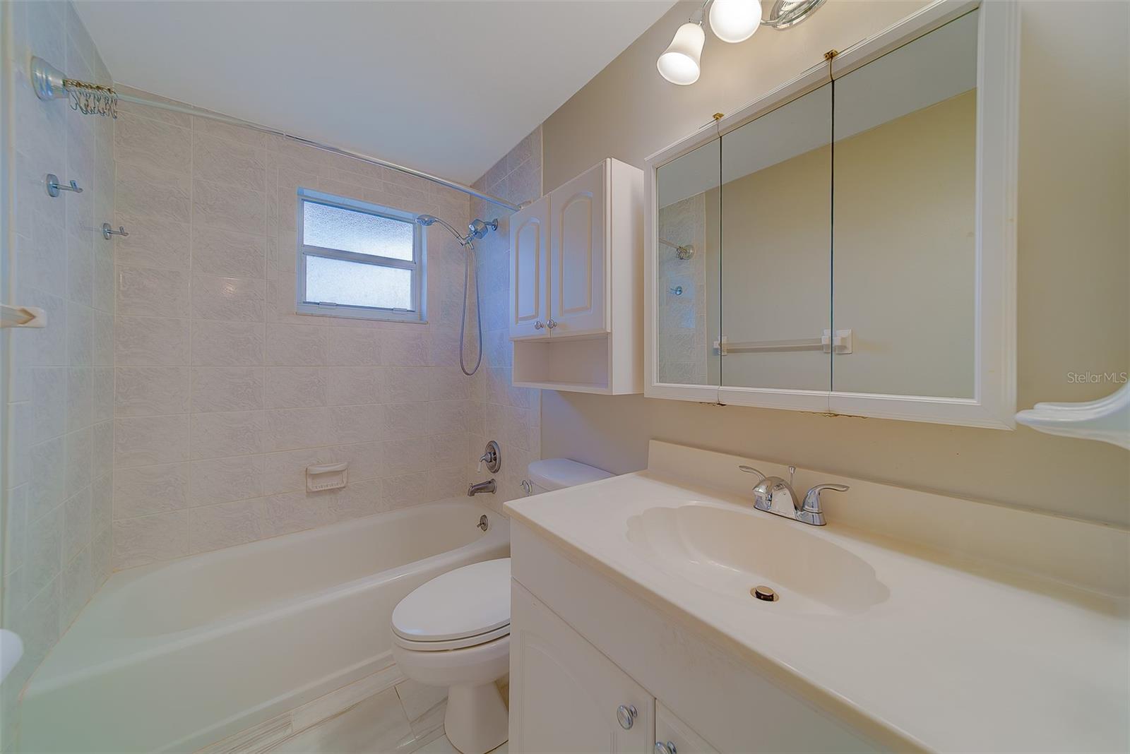 ORANGEWOOD HIGHLANDS - Residential Lease