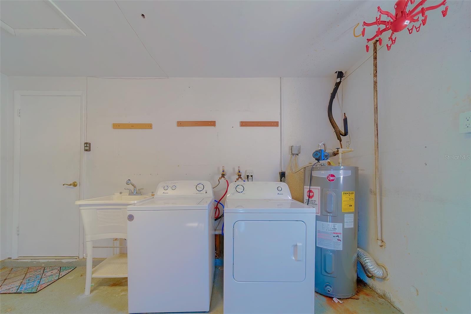 ORANGEWOOD HIGHLANDS - Residential Lease