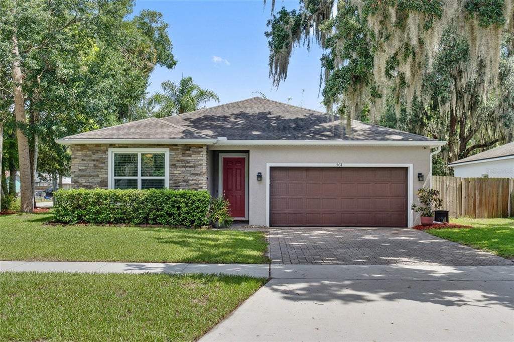 Photo of 504 E 14th Street, Sanford, FL 32771 (MLS # O6425723)