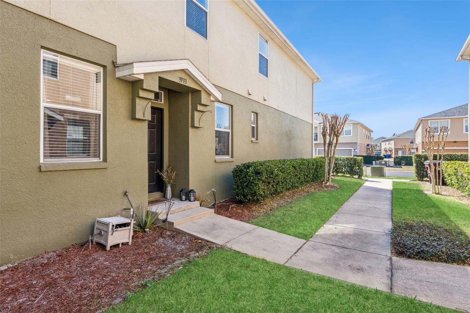 3933 PEMBERLY PINES CIRCLE