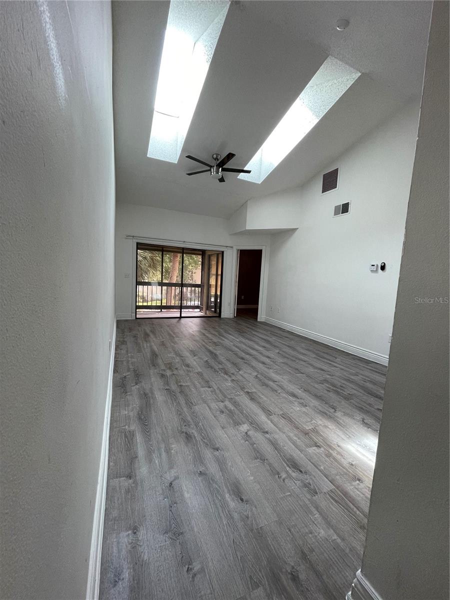 3106 S SEMORAN BOULEVARD 4
