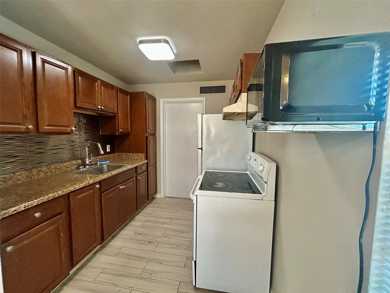 PORT CHARLOTTE SEC 033 - Residential Lease