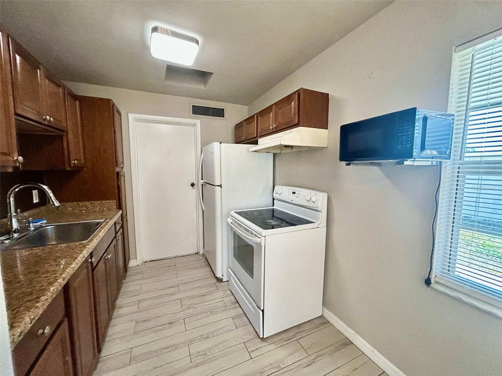 PORT CHARLOTTE SEC 033 - Residential Lease