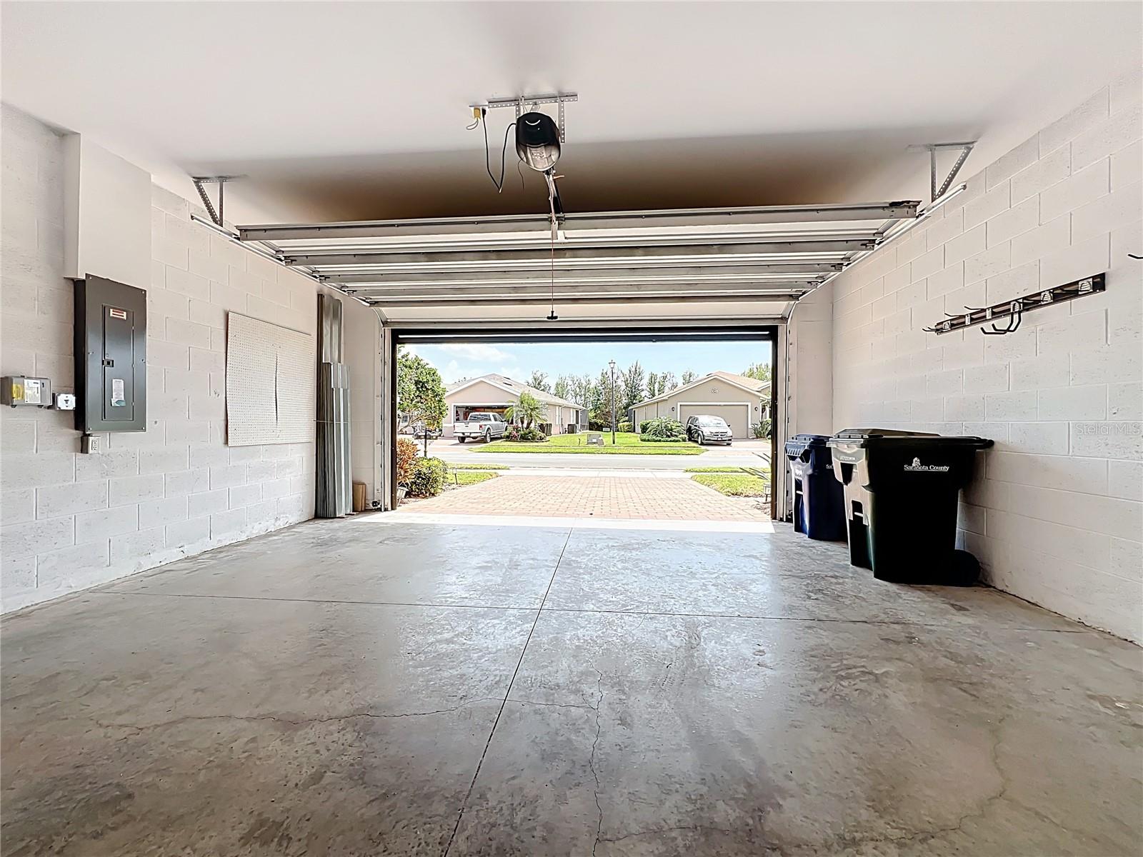 VENTURA VILLAGE - Residential