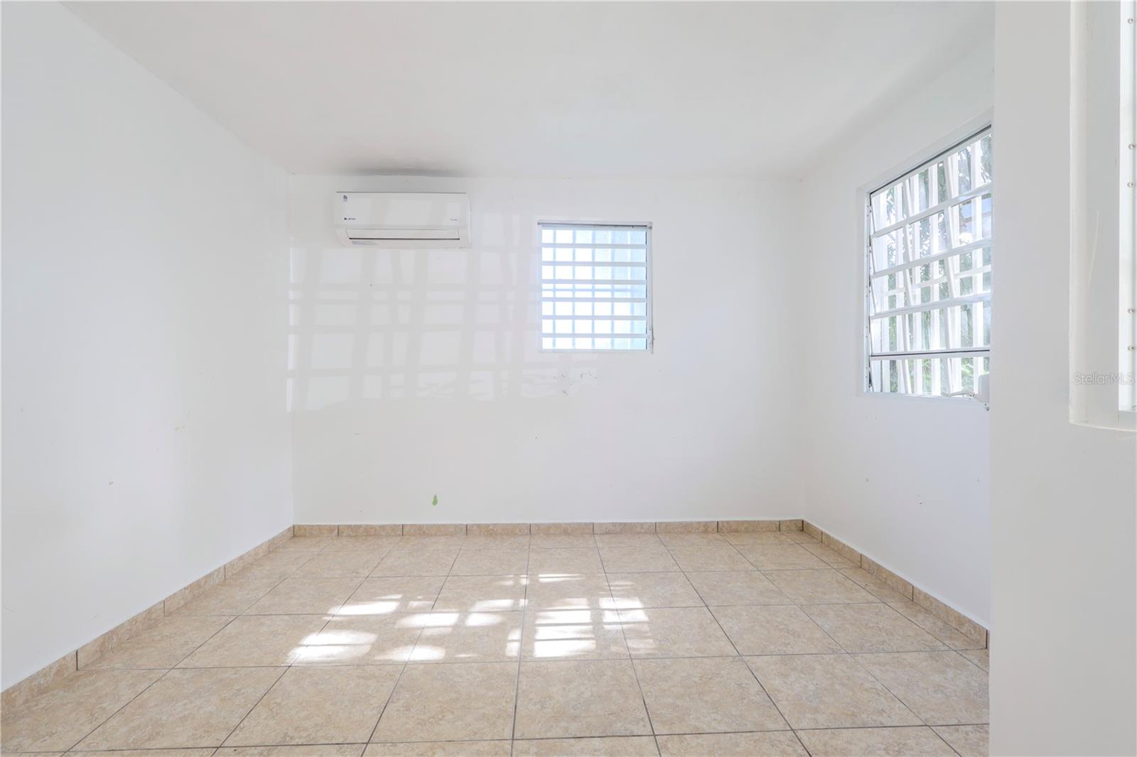 CANDELERO - Residential