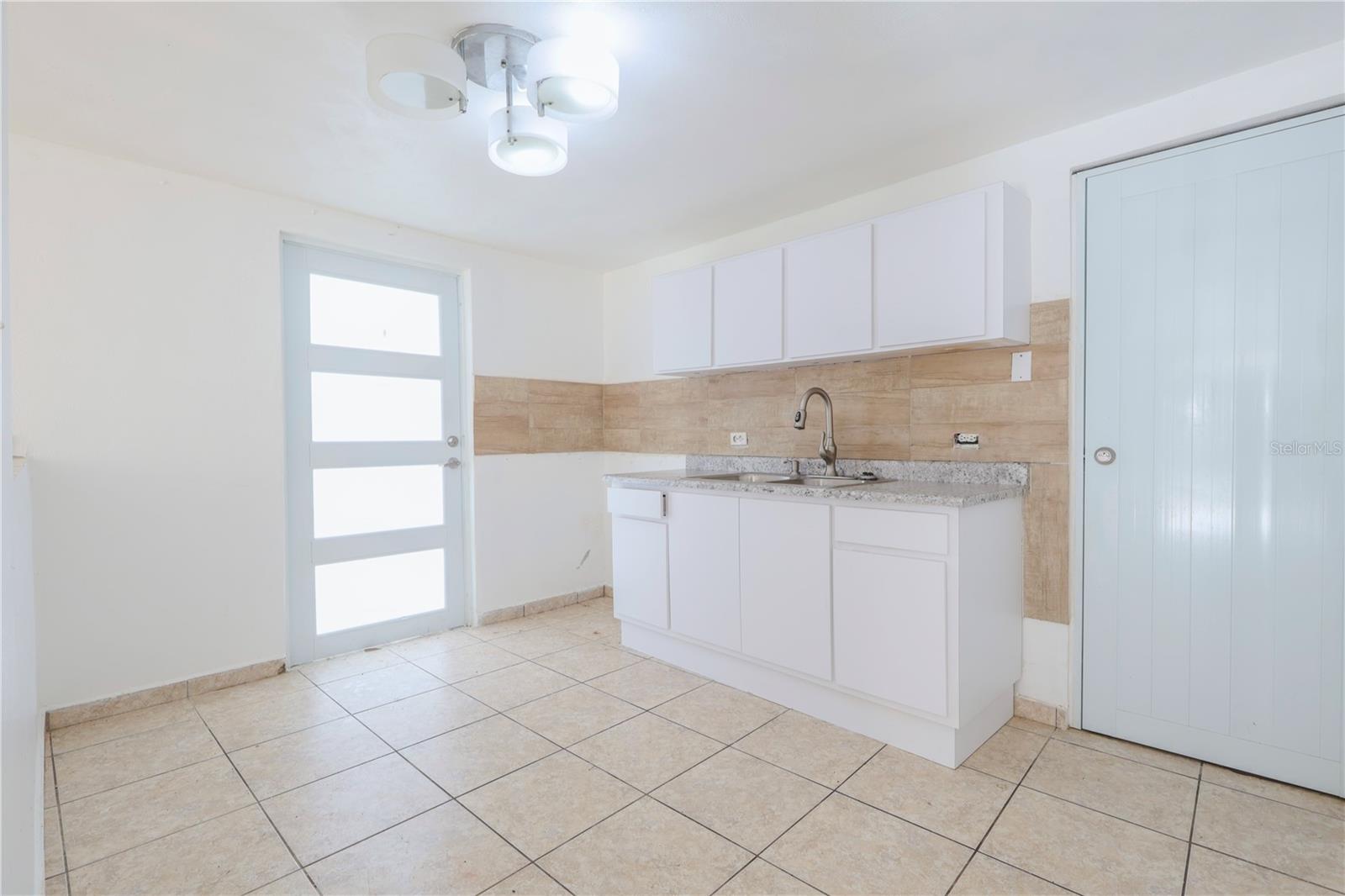 CANDELERO - Residential