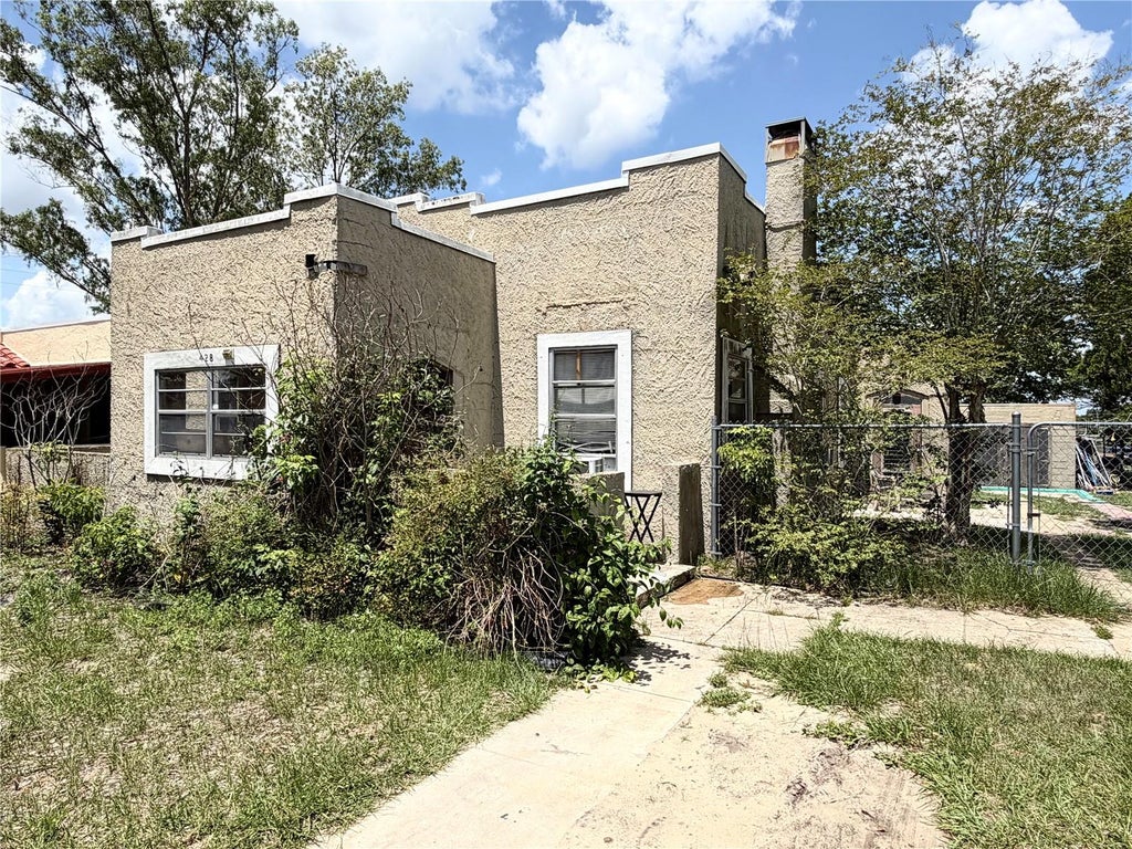 Photo of 428 S 14th Street, Haines City, FL 33844 (MLS # L4962826)