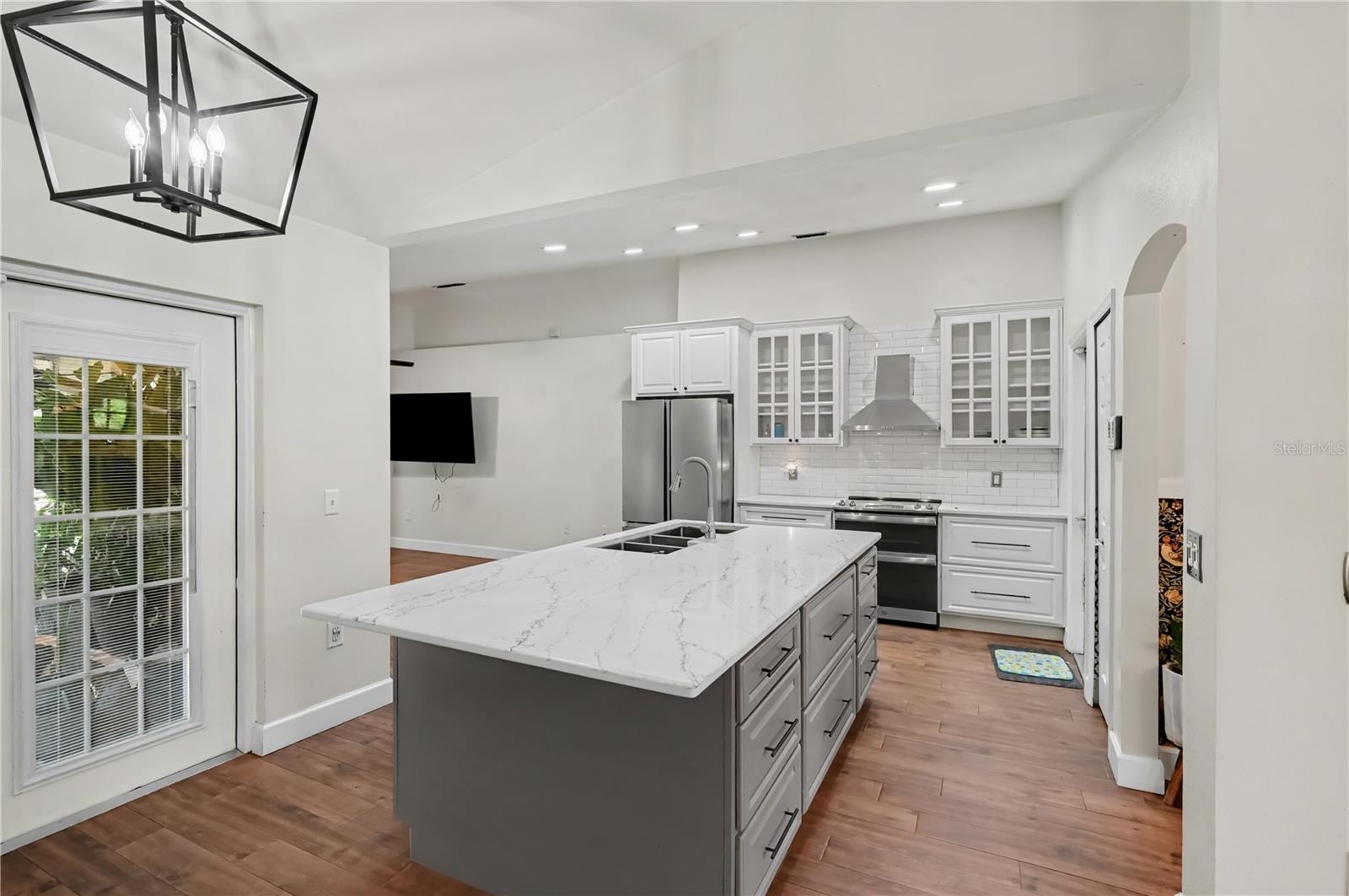2269 FOX CHAPEL COURT