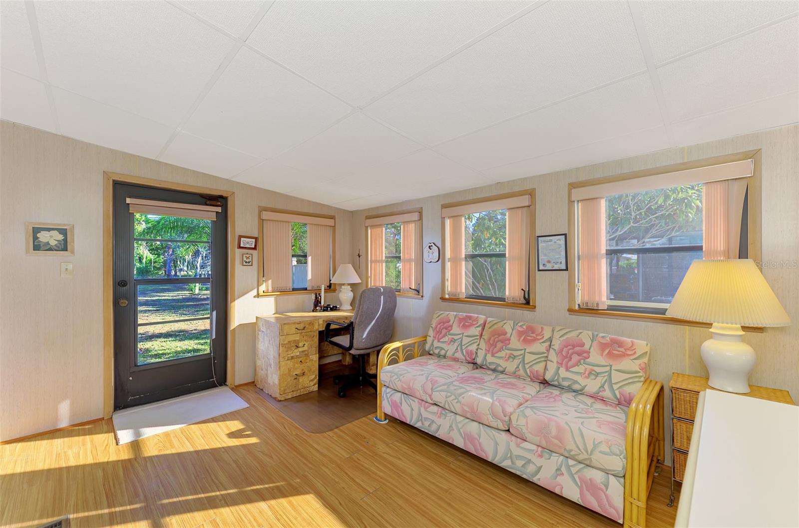 HOLIDAY PARK - Residential