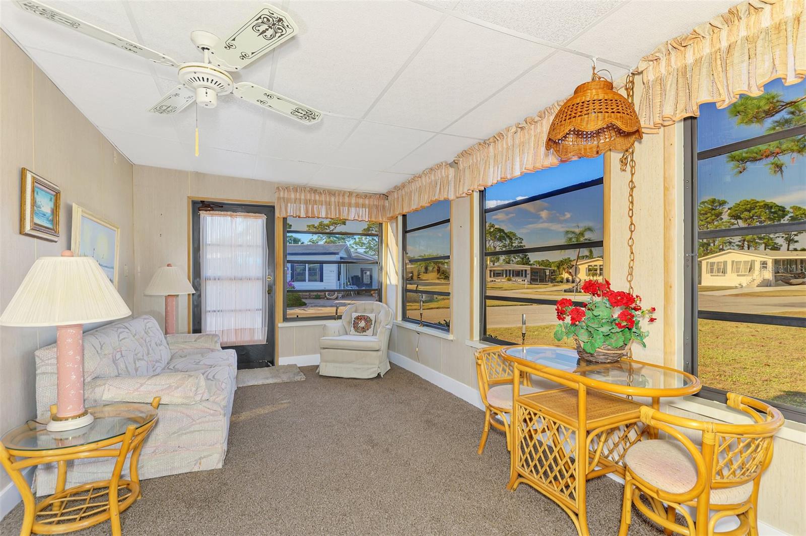 HOLIDAY PARK - Residential