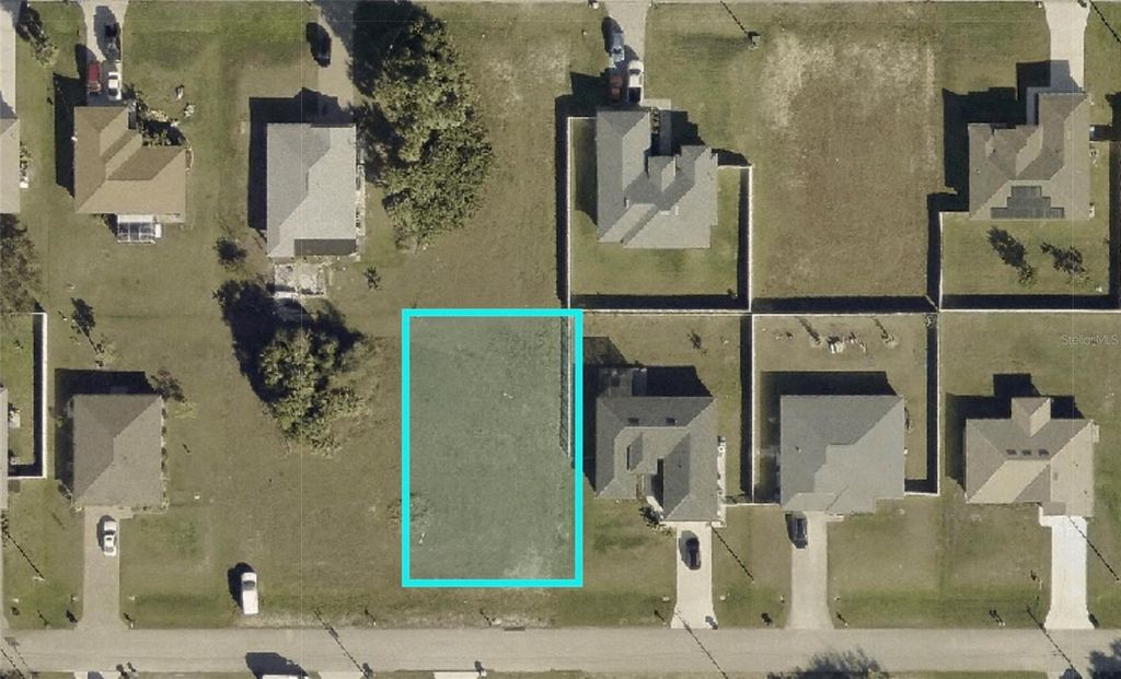 Photo of 1439 NE 33rd Terrace, Cape Coral, FL 33909 (MLS # A4672718)