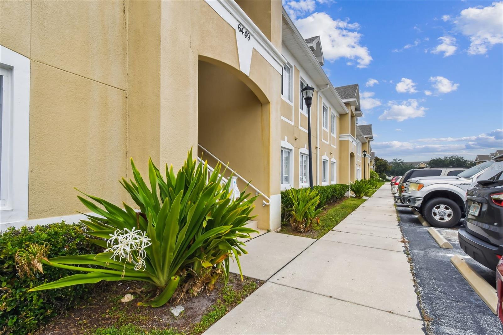 VILLAGES OF BLOOMINGDALE CONDO - Residential