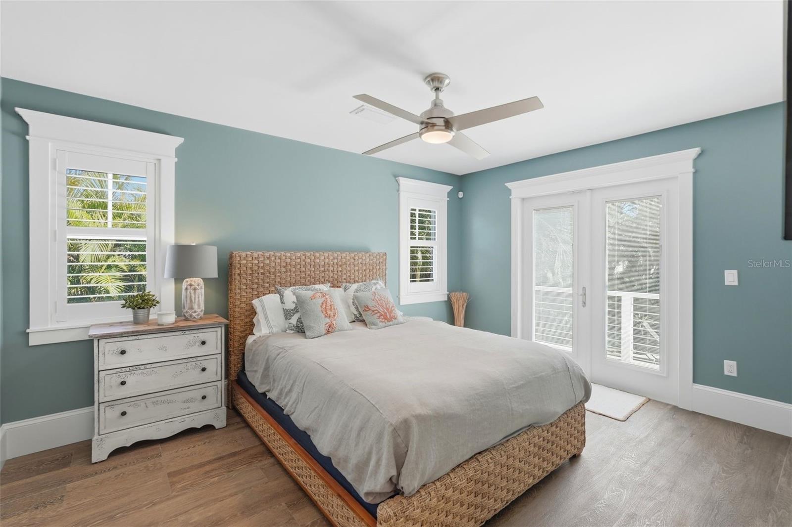 HOLMES BEACH 34TH UNIT - Residential