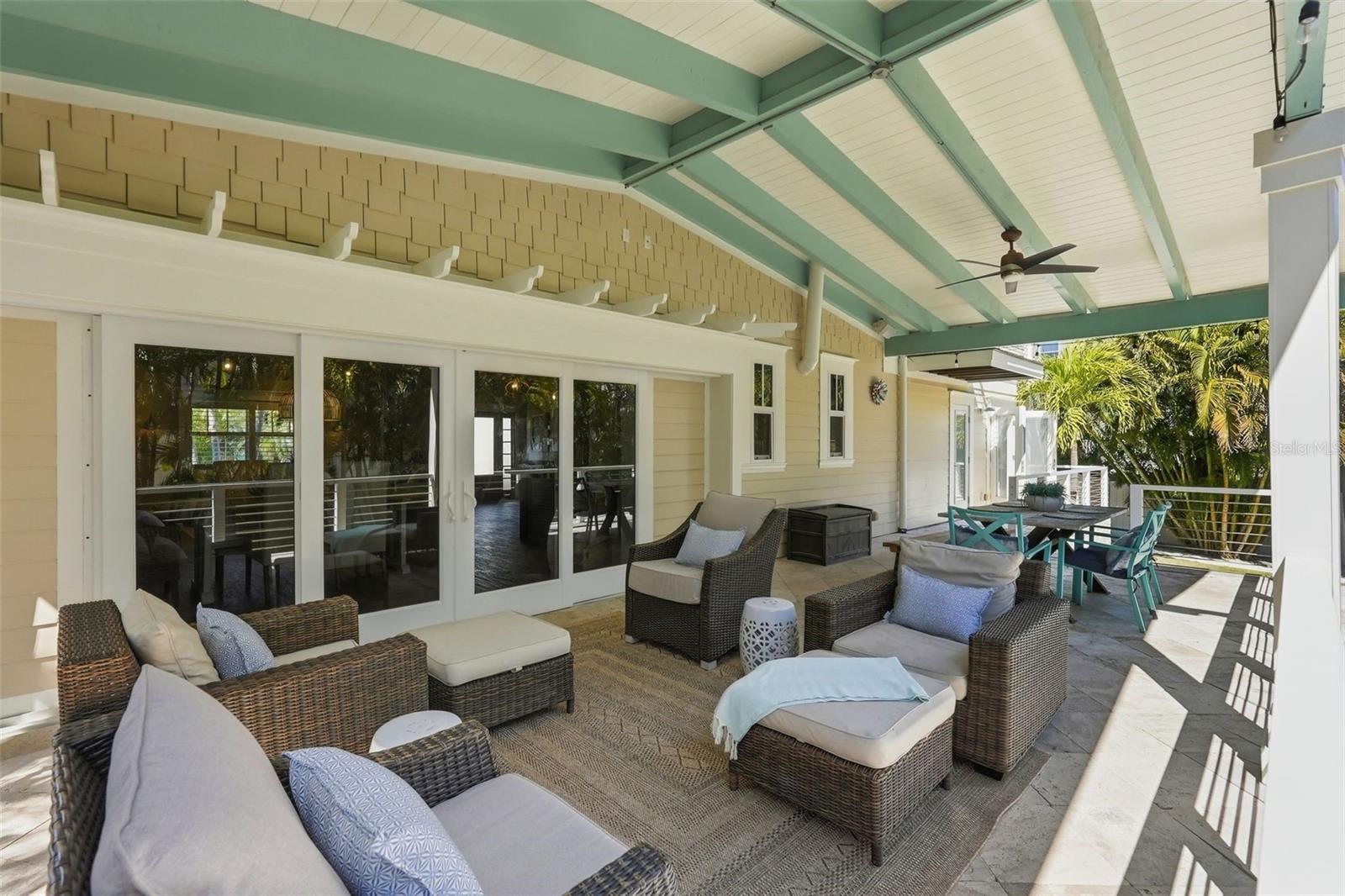 HOLMES BEACH 34TH UNIT - Residential