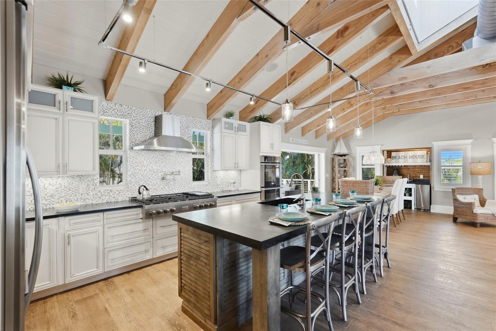 HOLMES BEACH 34TH UNIT - Residential